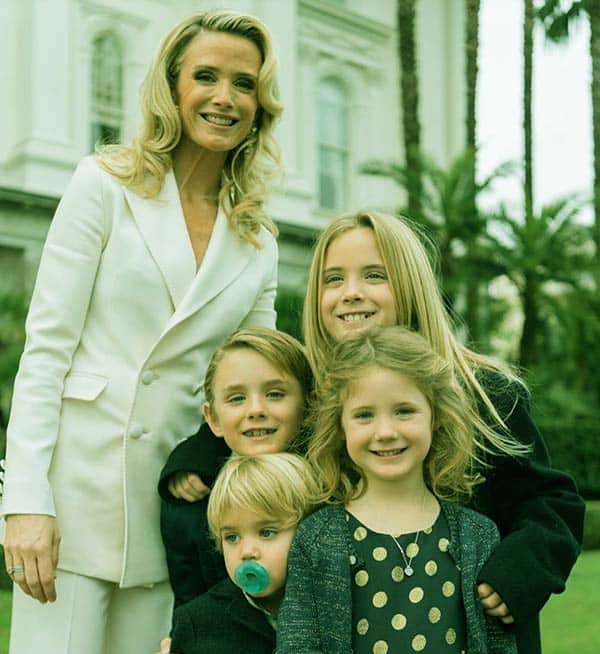 Image of Jennifer Lynn Siebel with her kids 