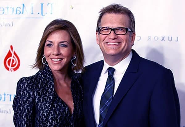 Image of Drew Carey with Nicole Jaracz